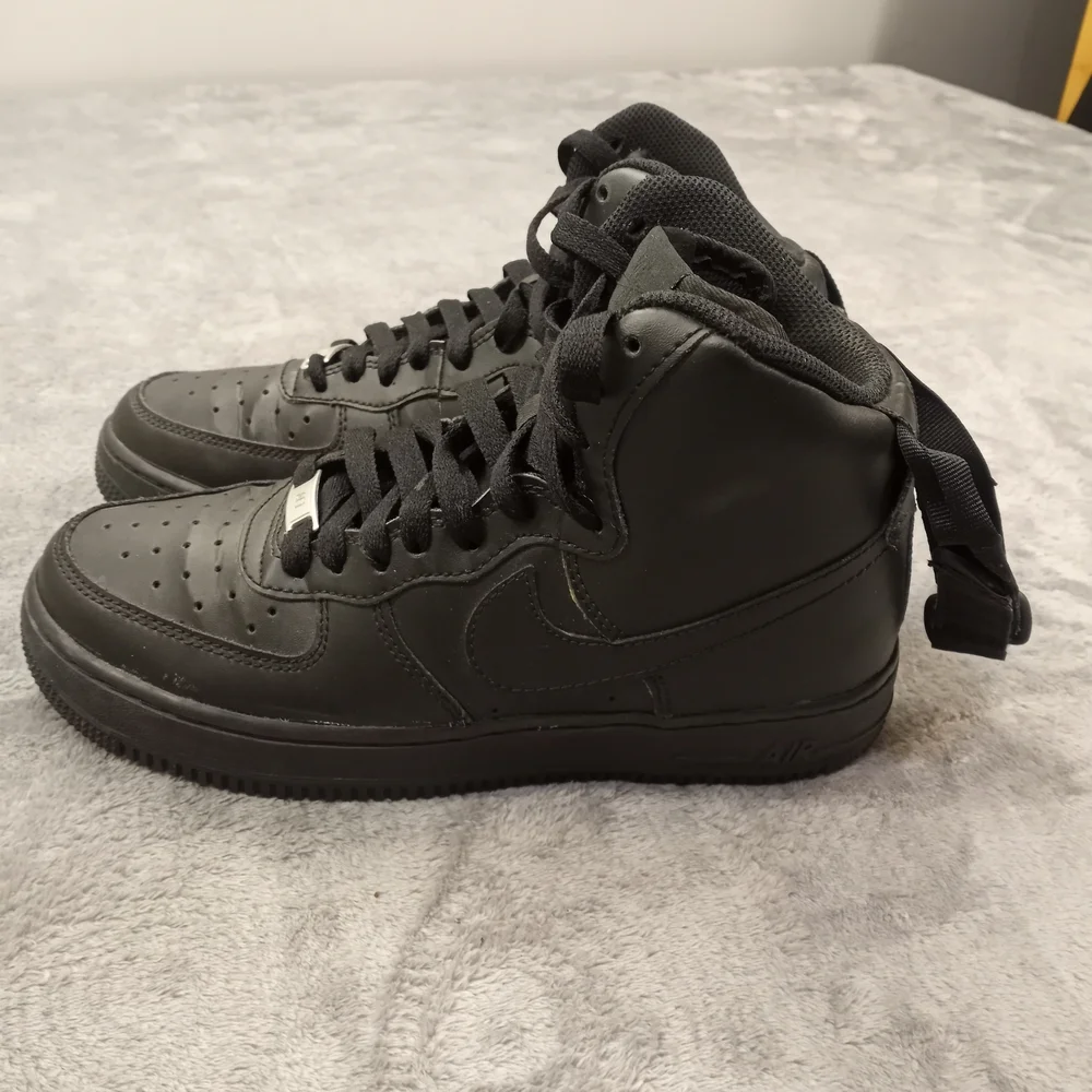 Nie Air Foece 1 Men's Black High-Top Sneakers Size 7y - Picture 2 of 11